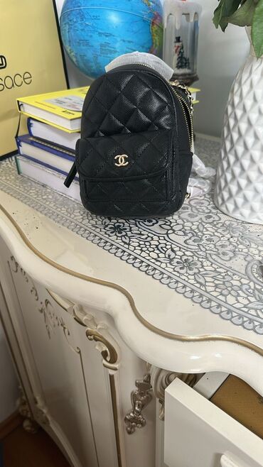 красная сумка: Классикалык сумка, Chanel, Кытай, Материалы: Нукура булгаары, Магнит илмектер, Аялдарга, Жаңы