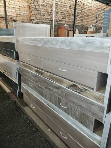 Односпальные кровати: Односпальная кровать, Новый, С матрасом, длина - 2 см — 12