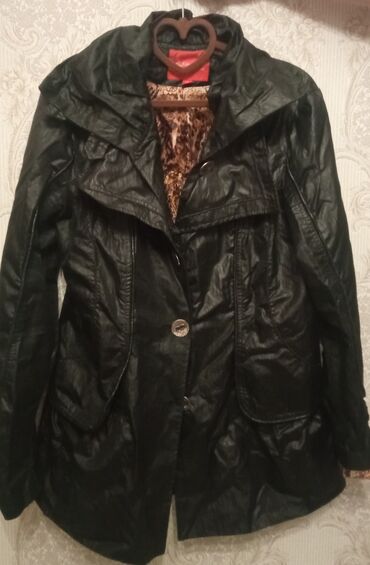 куртка: Женская куртка 2XL (EU 44), цвет - Черный