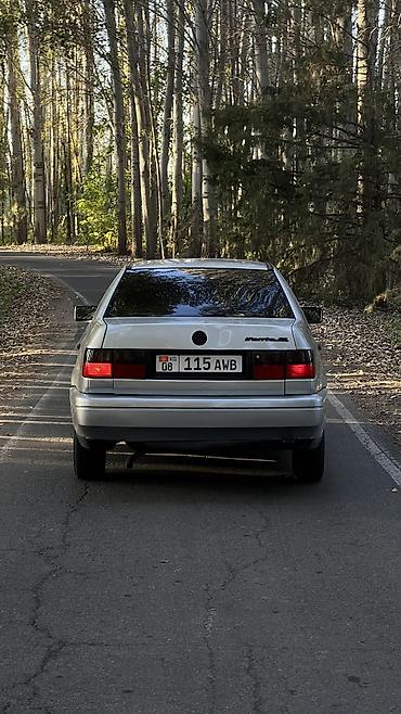 Volkswagen: Volkswagen Vento: 1993 г., 1.8 л, Механика, Бензин, Седан — 2