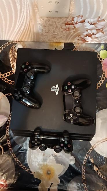 Video oyunlar və konsollar: PlayStation 4 Pro oyun konsolu dəsti Qeyd: Şəkillərdə görünən konsol — 1
