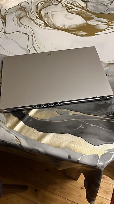 macbook 13 inch 2017: Acer noutbuk Gümüş rəngli, zərif və minimalist dizayna malik Acer — 2