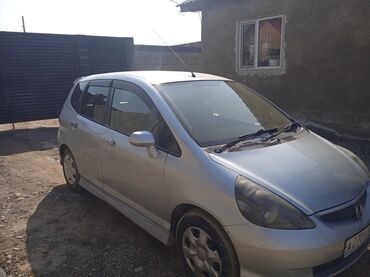 движок на фит: Honda Fit: 2001 г., 1.5 л, Вариатор, Бензин, Хэтчбэк