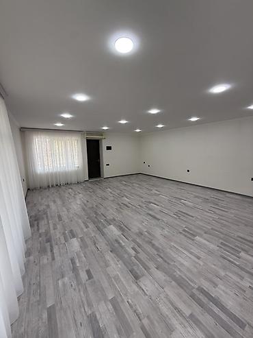 аренда офис: Geniş və işıqlı otaq icarəyə/verilir. Xüsusiyyətlər: - Böyük sahəli — 2