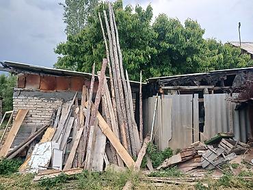 Дома: Продаётся участок с домом.С Григорьевка 15 соток. имеются — 4