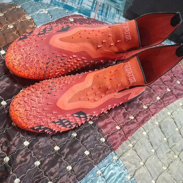 красовки футболный: Футбольные бутсы без шнурков Adidas Predator (серия с