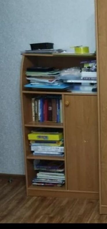Книжные шкафы: Книжный шкаф, Б/у, ЛДСП