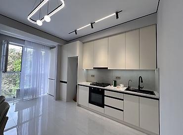 brk group: 3 комнаты, 77 м², Азия Молл Элитка, 5 этаж, Дизайнерский ремонт — 2