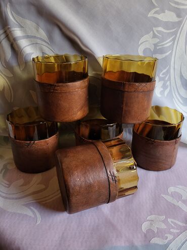 Čaše: Servis nov duvano staklo,koza za zestoko pice. 70,80te — 10