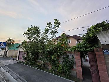 Продажа коттеджей и домов: 6 комнат и более, 207 м², 9 соток, Бишкек, Арча-Бешик ж/м Собственник — 2