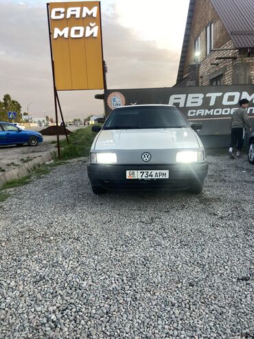 б3 седан: Volkswagen Passat: 1989 г., 1.8 л, Механика, Бензин, Седан