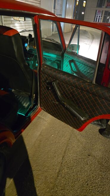 VAZ (LADA): VAZ 2106, klassik sedan Xüsusiyyətlər: - Kuzov: 4 qapılı sedan — 7