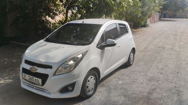 byd машина цена бишкек: Белый хэтчбек Chevrolet Spark, представленный на фотографиях, является