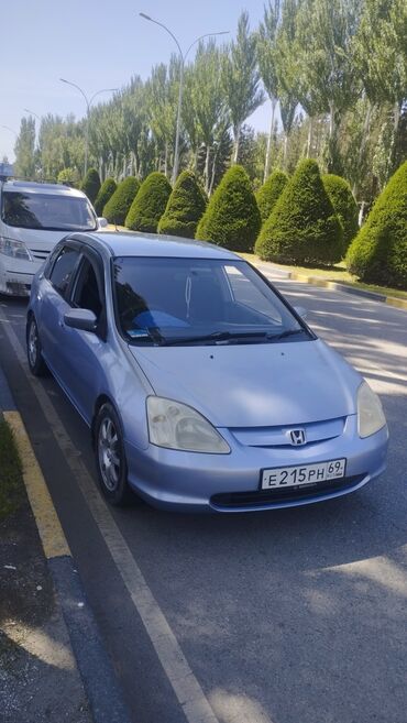 авто с последующим выкупом фит: Хэтчбек Honda Civic в синем цвете. Автомобиль отличается компактными