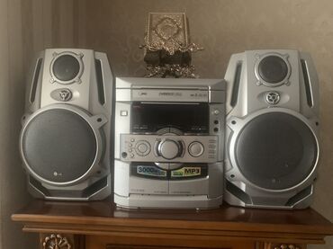 Minidisk və disk pleyerlər: LG musiqi mərkəzi, gümüşü rəngdə, iki ədəd dinamik və mərkəzi