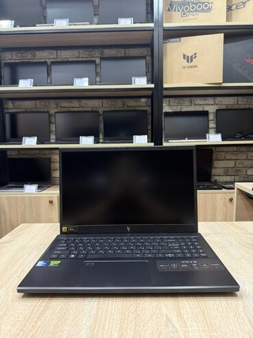 acer n15w4: Intel Core i5, 16 GB, 15.6 "