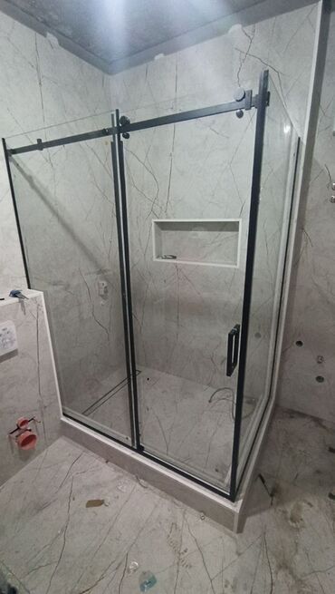полочки в ванну: Душ кабинасы Төрт бурчтук, Бурчтук орнотуу түрү