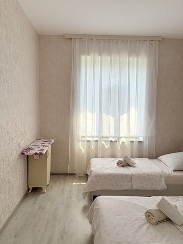 Günlük kirayə evlər: 100 kv. m, 4 otaqlı, Su, Kanalizasiya, İşıq — 16