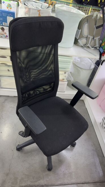 купить офисное кресло: Офис креслолор, Дөңгөлөктүү, түсү - Кара
