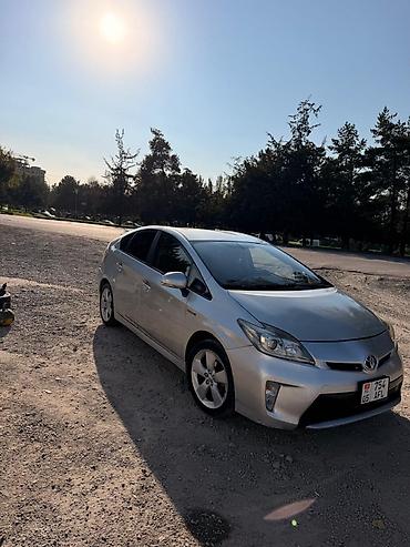 Toyota Prius: 2015 г., 1.5 л, Автомат, Гибрид, Хэтчбэк