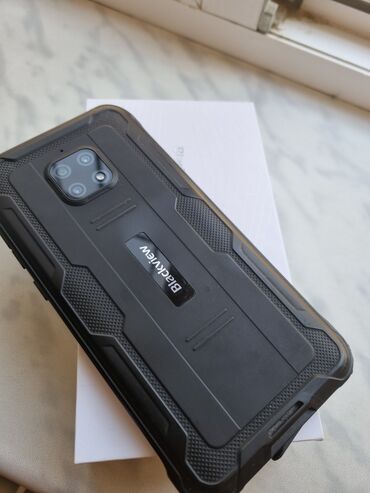 телефон fly fs521: Salam telefon satlr, blackview 4900model. suyun altında video sekil