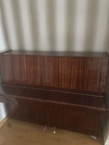 Belarus upright piano, az işlənilib, yaxşı vəziyyətdədir. - Model
