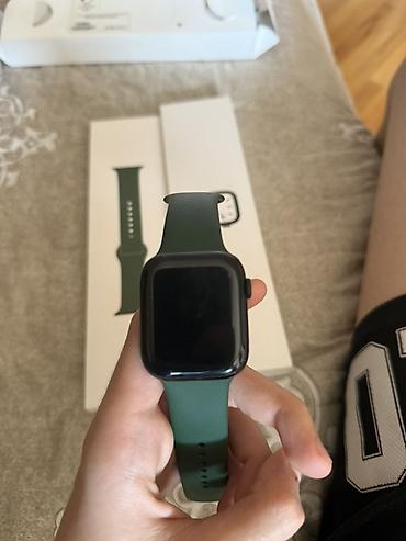 Qol saatları və aksesuarlar: Apple Watch Series 7 (GPS), 45 mm – Alüminium yasil korpus, Yaşıl — 1