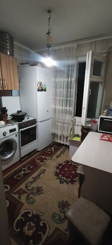 продаю 2 ком кв в бишкеке в Кыргызстан | Посуточная аренда квартир: 2 комнаты, 43 м², 104 серия, 4 этаж, Старый ремонт, Центральное отопление
