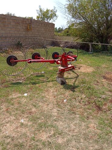 Traktorlar: Mavi rəngli T28. Qabaq təkərlər orta vəziyyətdə arxa təkərlər isə -da lalafo.az — 6 Traktorlar: Mavi rəngli T28. Qabaq təkərlər orta vəziyyətdə arxa təkərlər isə — 6