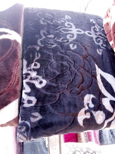 Ćebad i pokrivači: Ćebe — 25