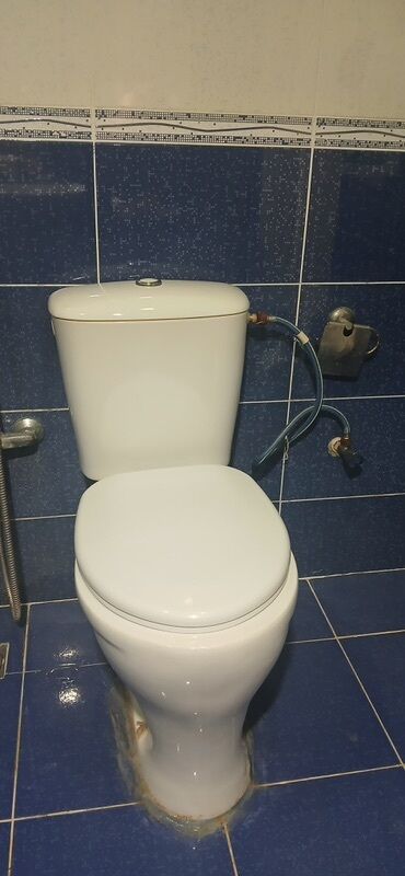 Кухонные мойки: Ayaqlı nəcis yuyan lavabo hər növ vanna otağına uyğun minimalist və