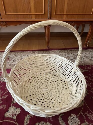 плетеные столы: Корзина, Новый