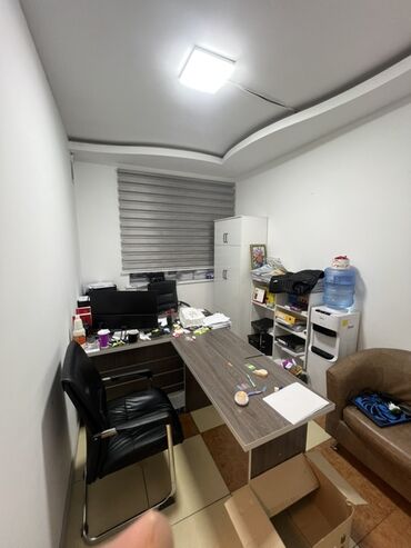 Офисы: Сдаю Офис, 175 м², В административном здании, 1 линия — 6