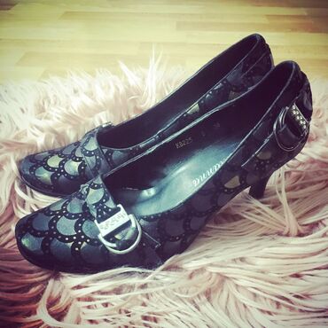 Tuflilər: Tuflilər, Ölçü: 36, rəng - Qara, İşlənmiş — 9