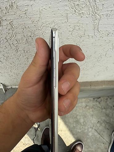 Мобильные телефоны и аксессуары: Samsung Galaxy S20, Б/у, цвет - Белый — 5