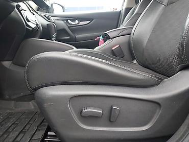 Nissan: Nissan Qashqai – kompaktan SUV, crna boja, 5 vrata. Glavne — 15