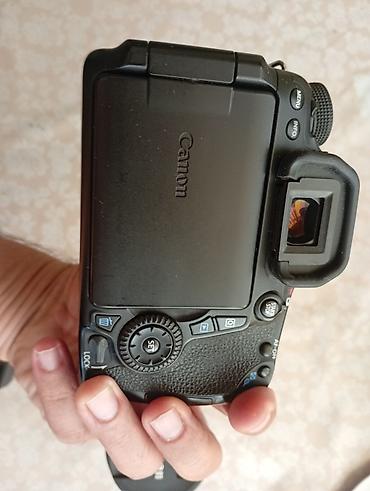 Фотоаппараты: Canon EOS 70D fotoaparat dəsti Tərkibi: - Canon EOS 70D gövdə (üst — 5