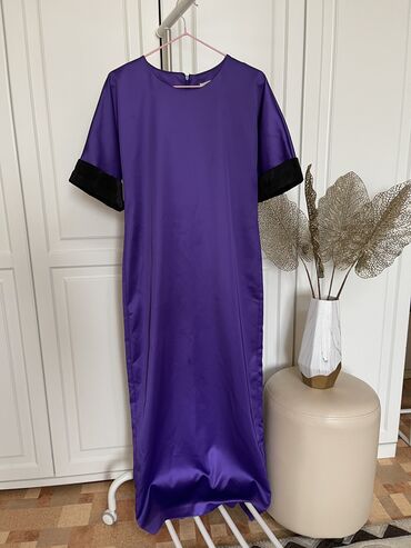 фиолетовое длинное платье: Кече көйнөгү, Классикалык, Узун модель, Тафта, Жеңдери жок, S (EU 36), M (EU 38)