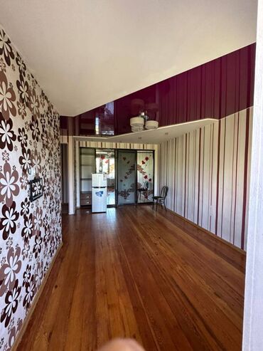 дом новопокровка: 1 комната, 32 м², Хрущевка, 3 этаж, Косметический ремонт