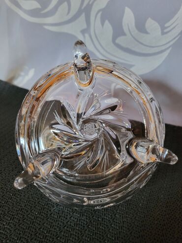 Kuhinjski setovi: Kristalna nova bombonijera Zajecar 70te. Bombonijera,kristal sa 3 — 12