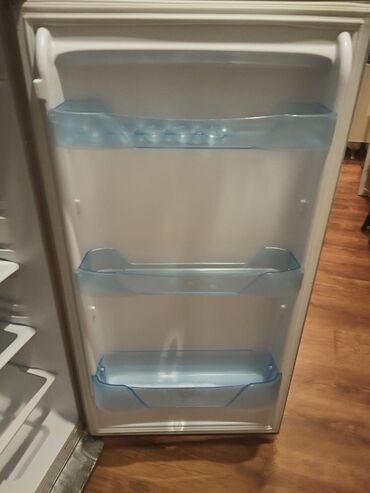 Soyuducular: Ikili kameraya malik soyuducu - Üst kamera: dondurucu bölmə — 6