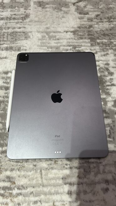 ipad 8 поколения: Планшет, Apple, память 128 ГБ, 12" - 13", Wi-Fi, Б/у, Классический цвет - Серый