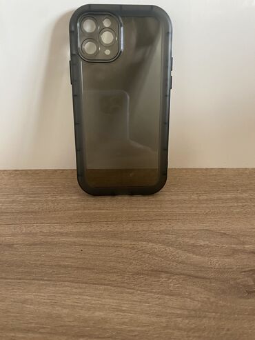 Elektronika: Maska za iphone 11 pro
Greskom kupljena za taj telefon