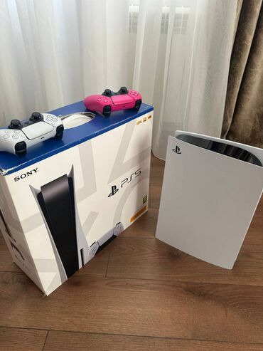 PS5 (Sony PlayStation 5): 2-3 dəfə istifadə olunub üzərində 2 ədəd pult verilir . demək olar