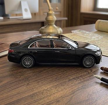 18 oyuncaqlar: Mercedes-Benz C-Class 1:18 miqyaslı kolleksiya modeli - — 10