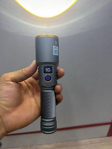 поис: Мощный светодиодный фонарь с дисплеем и зарядкой USB-C - Корпус из — 2