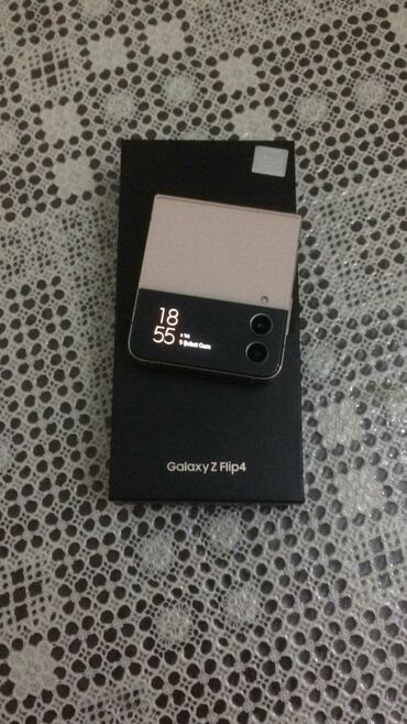 z filip: Samsung Galaxy Z Flip 4, 256 ГБ, цвет - Розовый