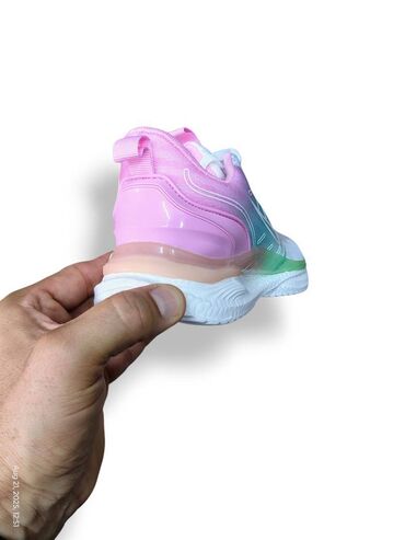 Women's Sneakers and athletic shoes: Nike patike top model

Novo
Brojevi 36 do 41

fb Moja Kupovina 1 — 10