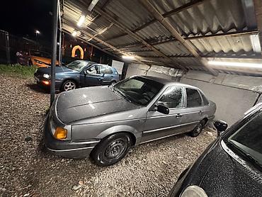 корбиратор: Volkswagen Passat: 1989 г., 1.8 л, Механика, Седан — 2