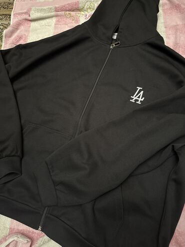 толстовка утепленная: Худи на замке с капюшоном 
LA
Оверсайз
11-12-13 лет🫰🏻